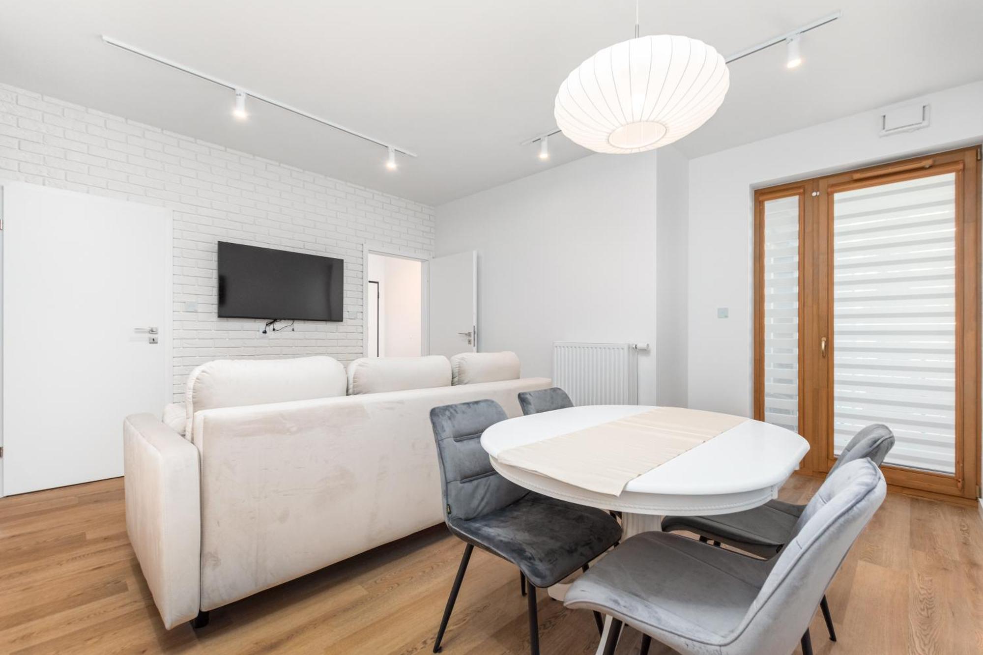 Przy Torach 3 By Homeprime Warsawa Bagian luar foto